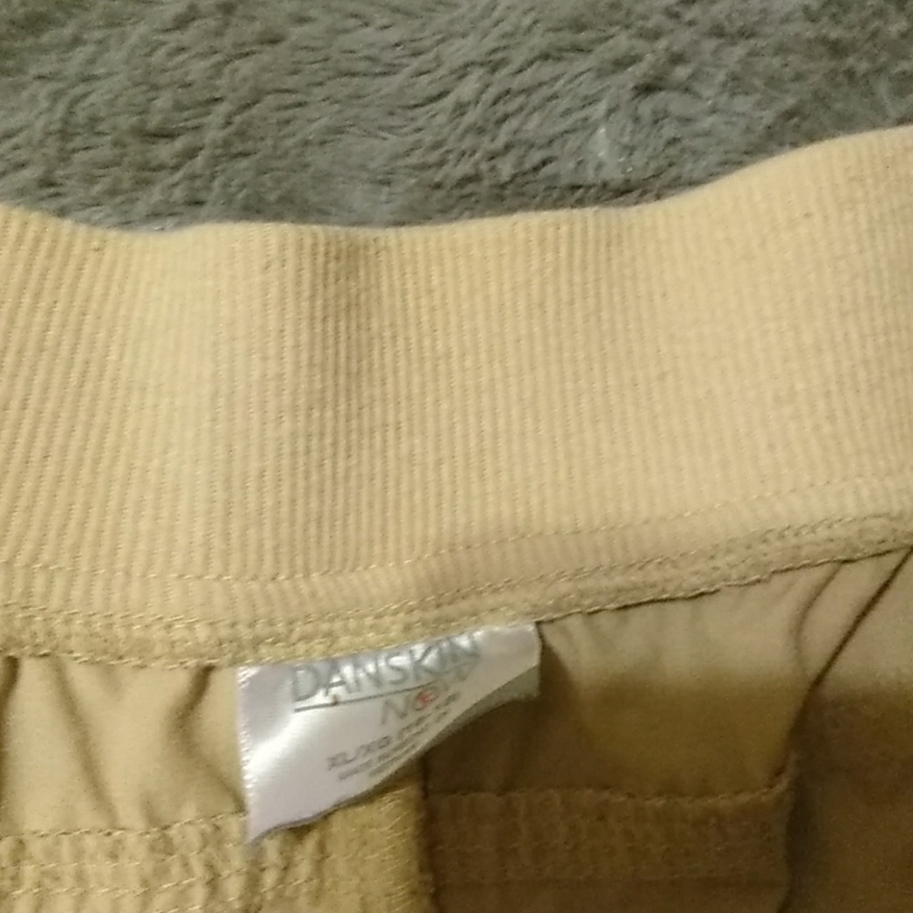 Capris - Picture 2 of 3